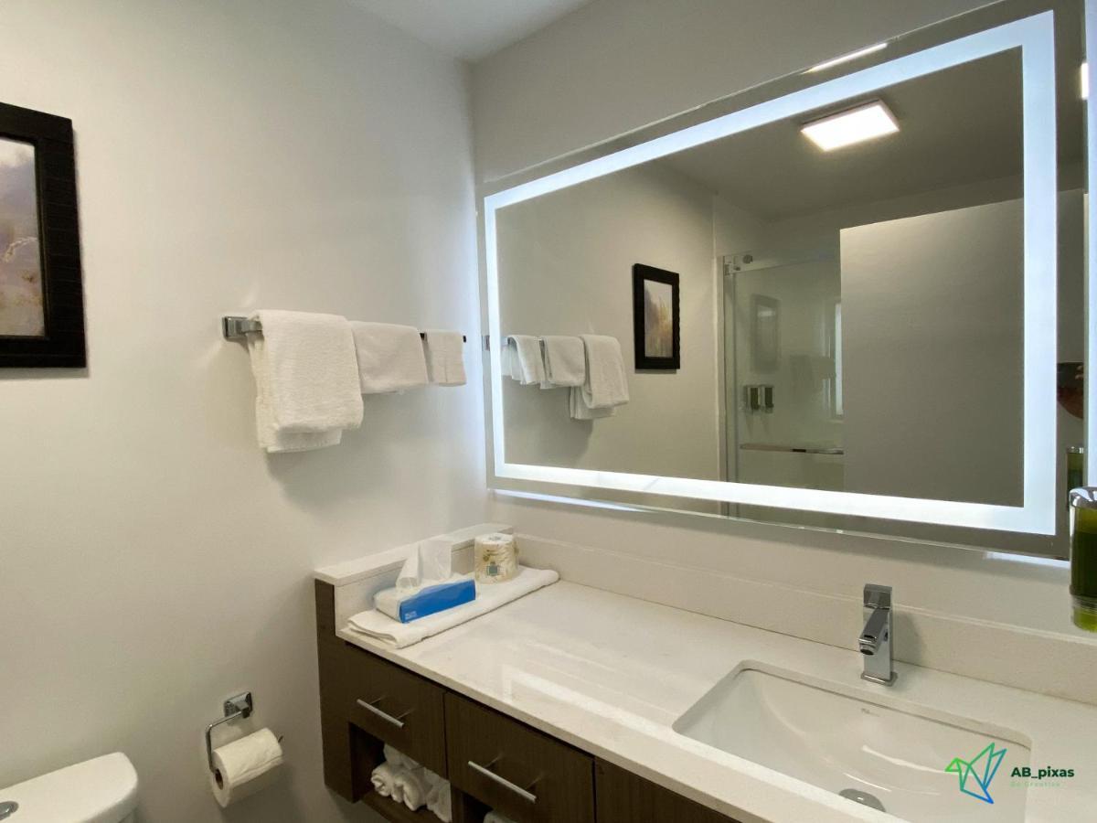 Glengarry Extended Stays Truro Exterior photo