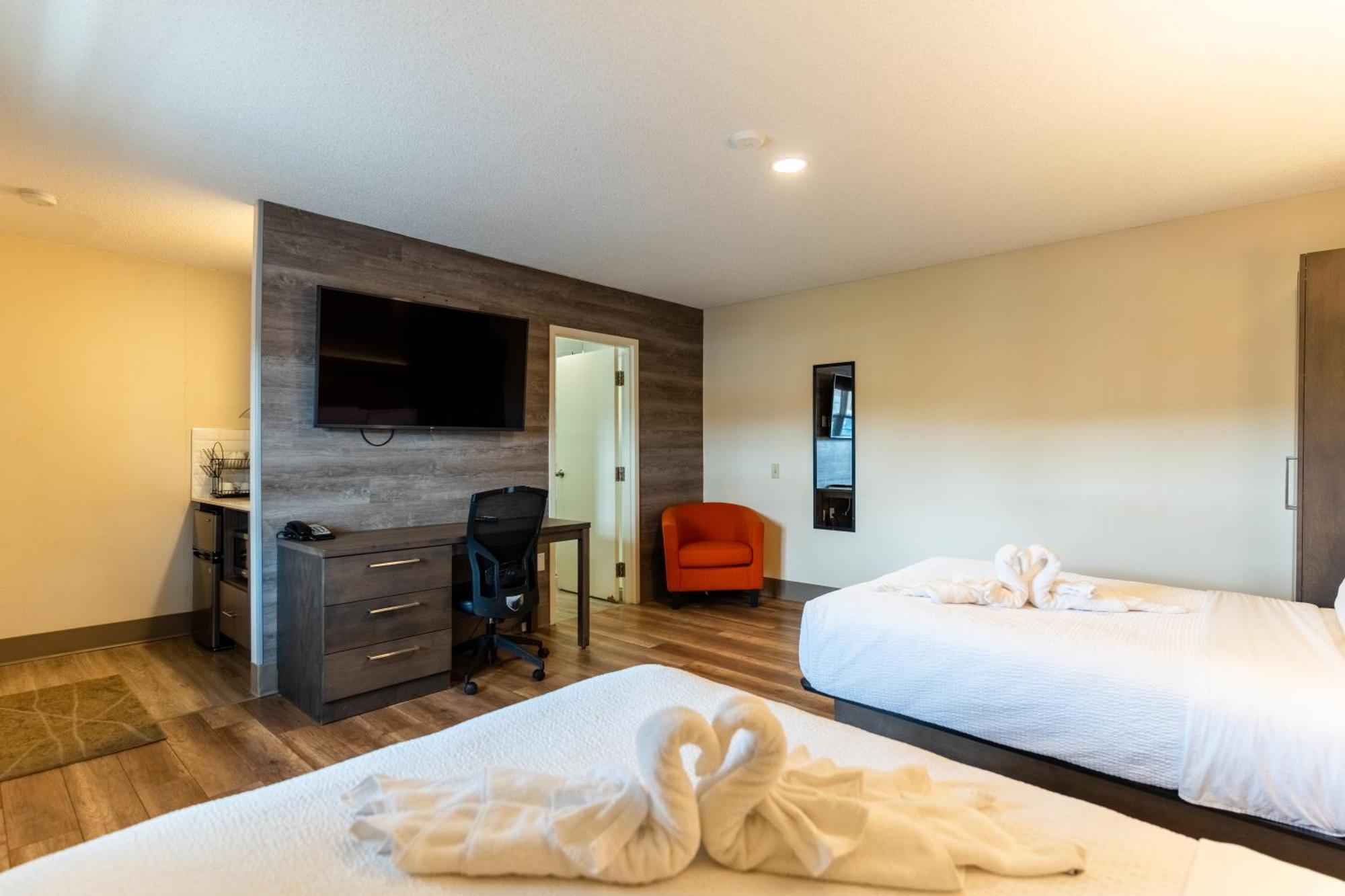 Glengarry Extended Stays Truro Exterior photo