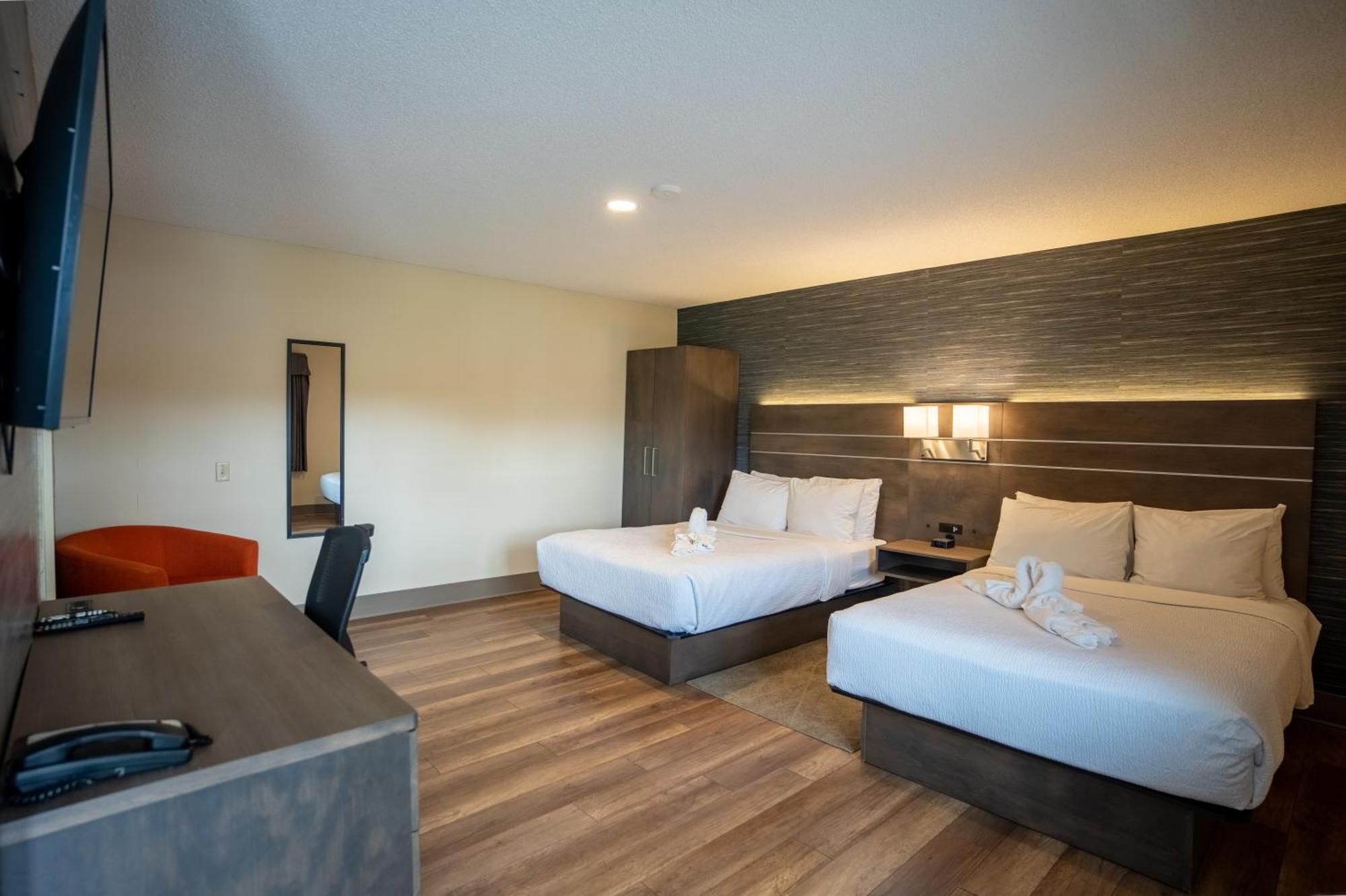 Glengarry Extended Stays Truro Exterior photo