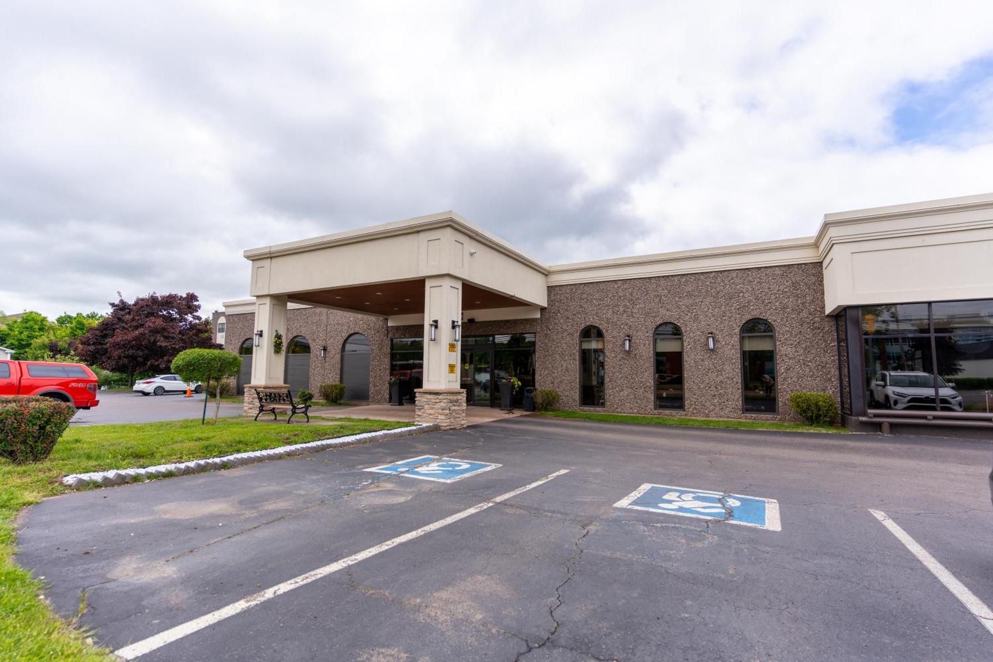 Glengarry Extended Stays Truro Exterior photo