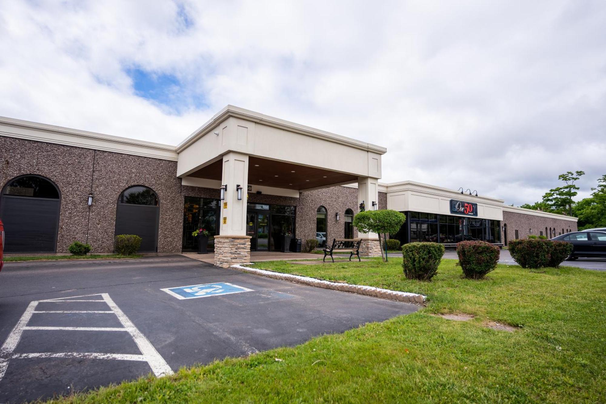 Glengarry Extended Stays Truro Exterior photo